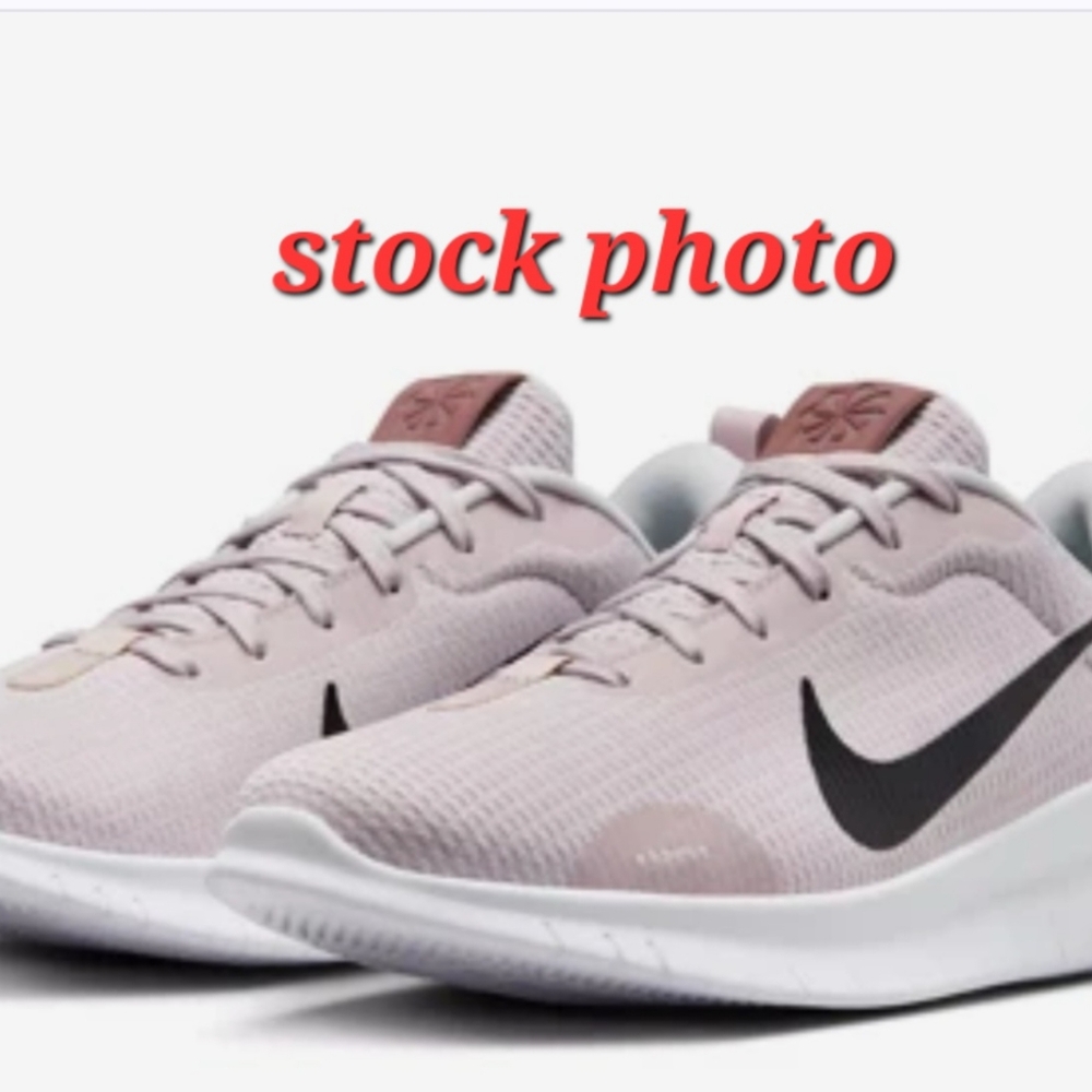 Women's NIKE Flex Experience Running Shoe size 7.5 worn twice